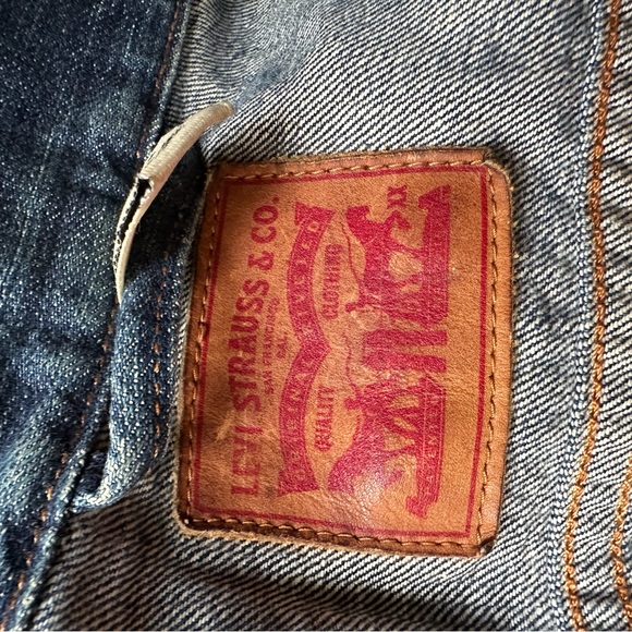 Levi’s cropped dark denim jacket - Picture 3 of 3